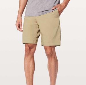 Like New Lululemon Commission Classic Fit Short 9" *VersaTwill™